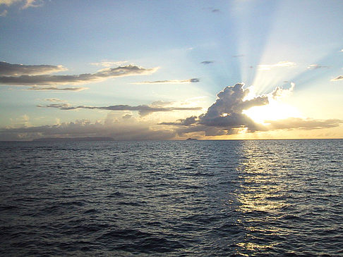 Sonnenuntergang über dem Meer von Kauai