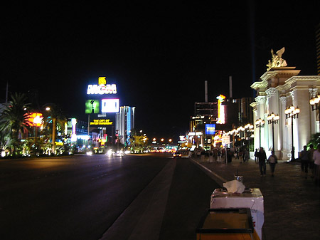 Hotel MGM bei Nacht Foto 